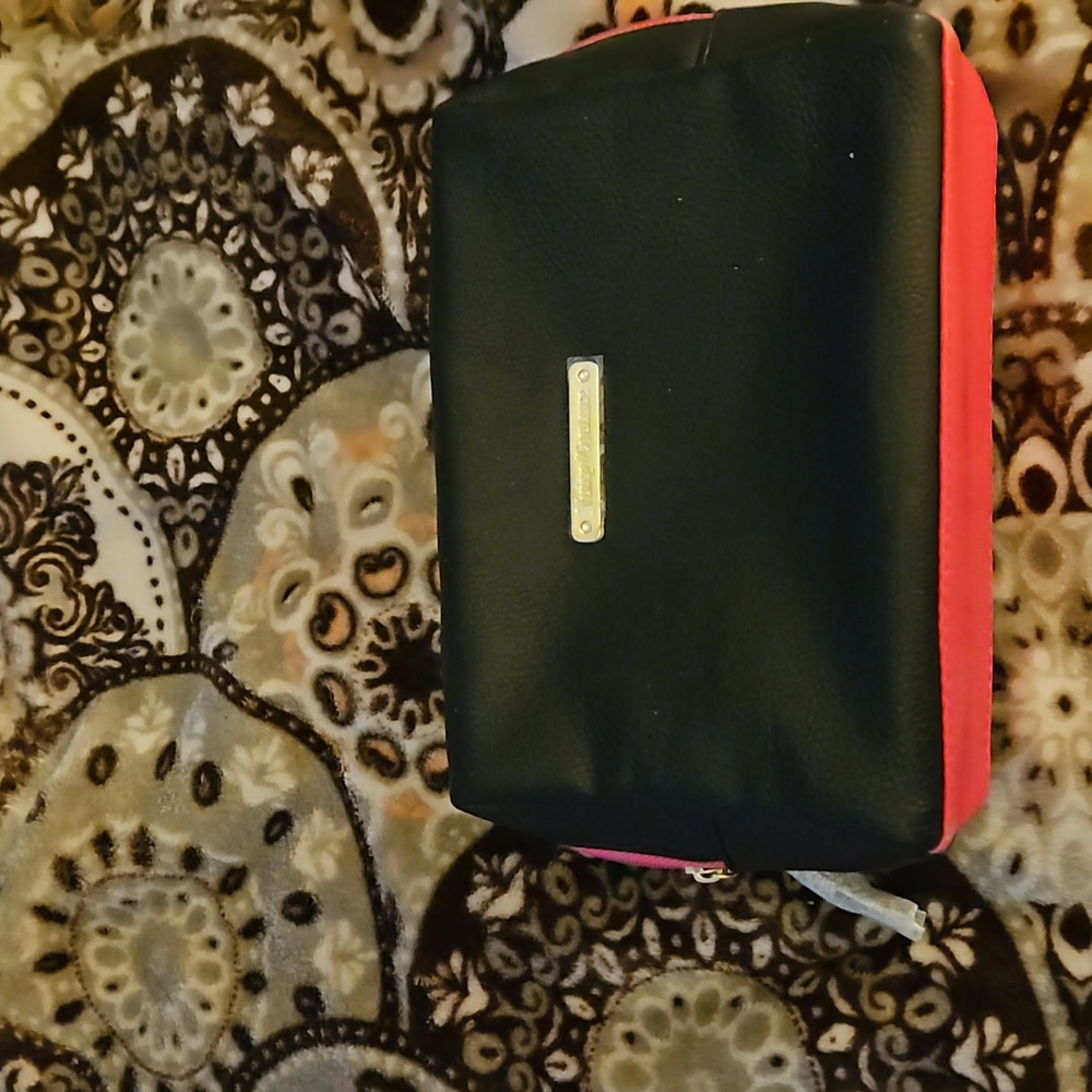 NWOT JUICY COUTURE MAKEUP BAG